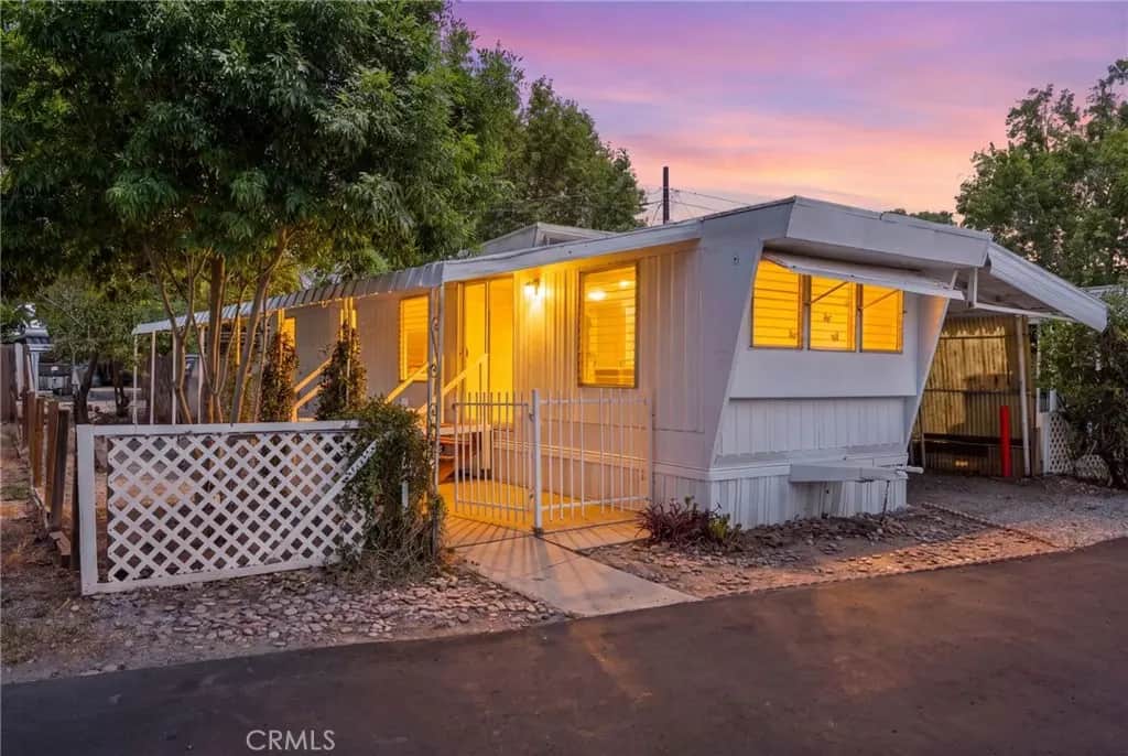 2150 S San Jacinto Avenue 28, San Jacinto, CA — listing photo 1