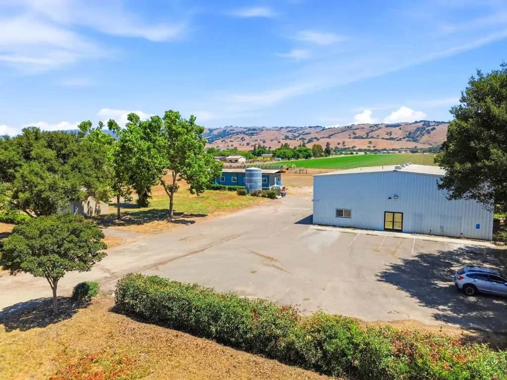 3065 Pacheco Pass Highway, Gilroy, CA — listing photo 1