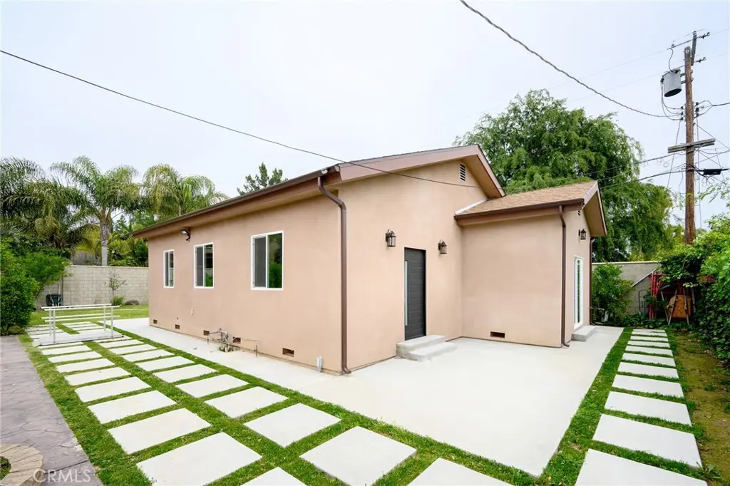 8806 Enfield Avenue, Northridge, CA — listing photo 1