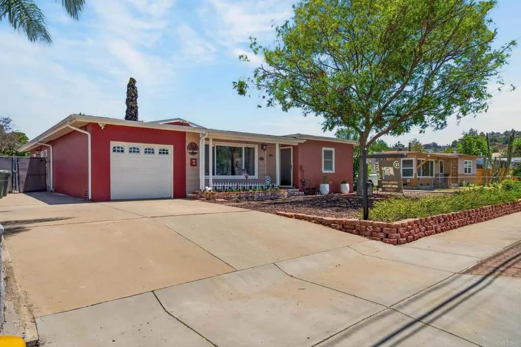 1045 S Magnolia, El Cajon, CA — listing photo 1