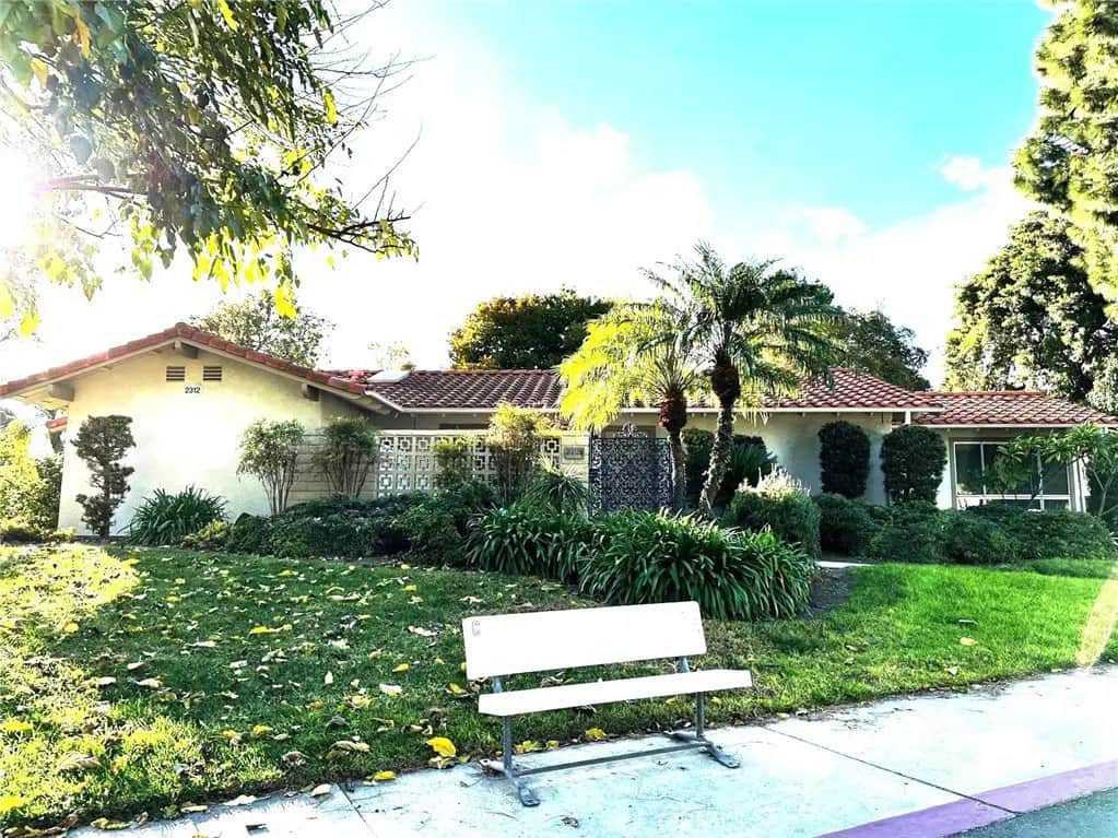 2312 Via Puerta B, Laguna Woods, CA — listing photo 1