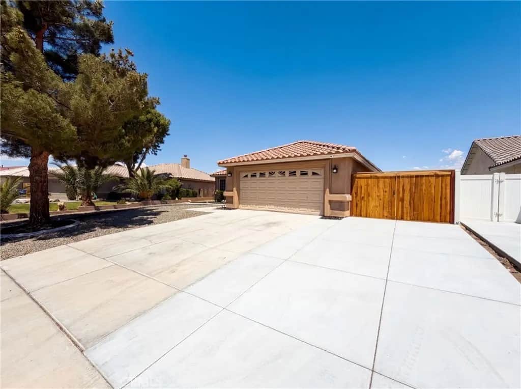 13185 Great Falls, Victorville, CA — listing photo 1