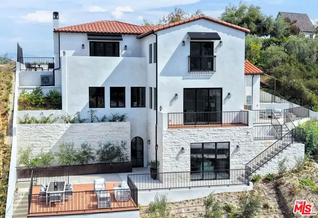 3072 Hollyridge Drive, Los Angeles, CA — listing photo 1