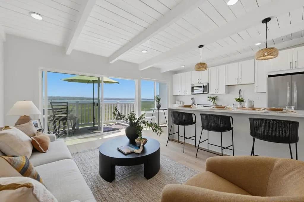 4013 Crown Point 2, San Diego, CA — listing photo 1