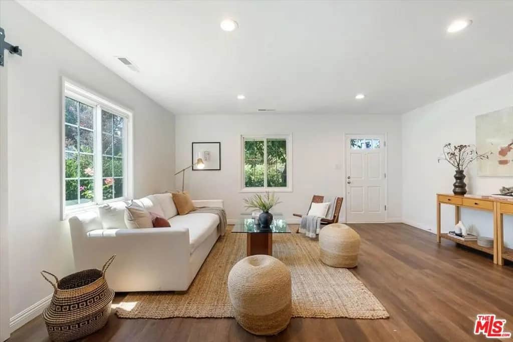17453 Burbank Boulevard, Encino, CA — listing photo 1