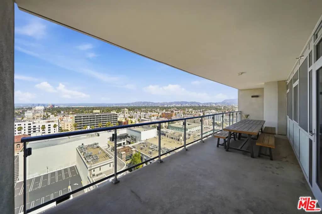 3785 Wilshire Boulevard 1607, Los Angeles, CA — listing photo 1