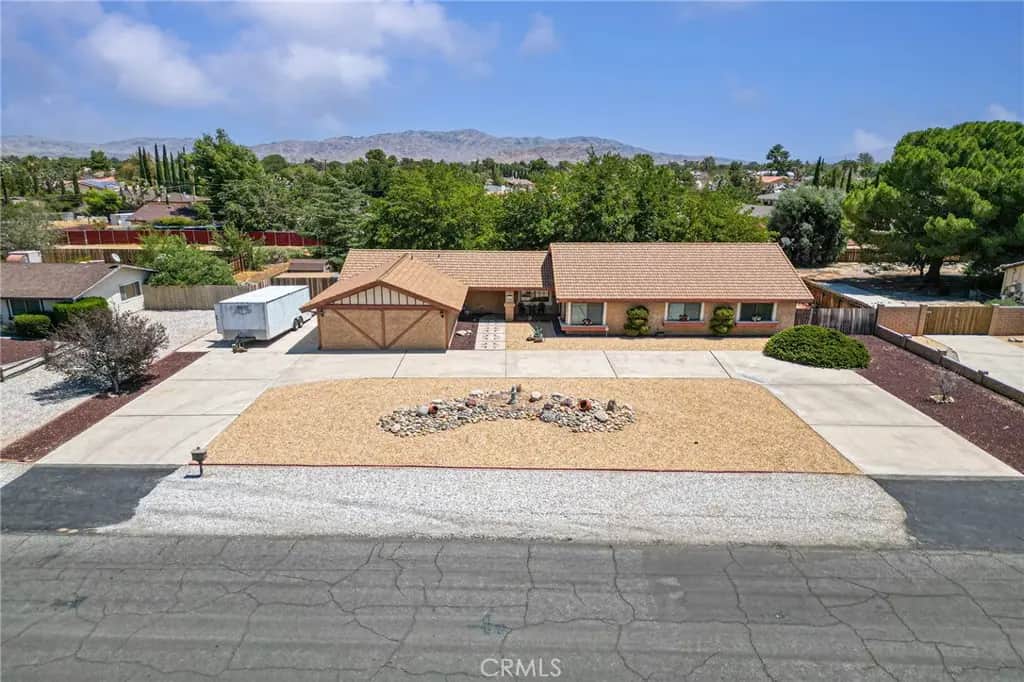 13275 Shawnee, Apple Valley, CA — listing photo 1