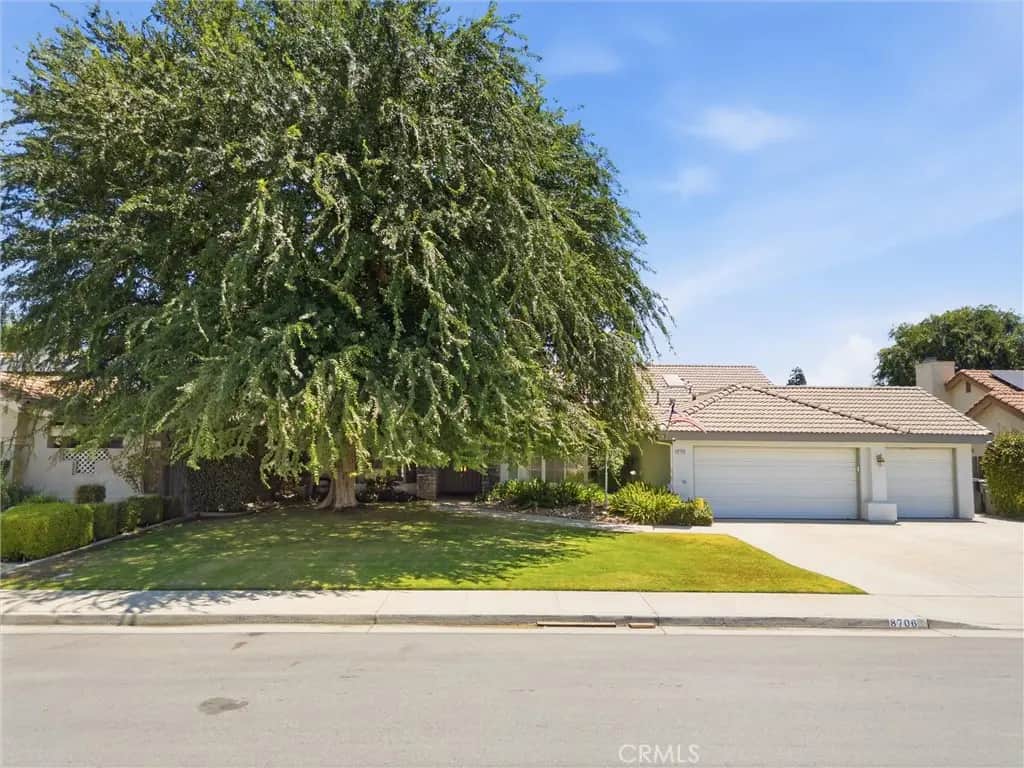 8706 Dalby Court, Bakersfield, CA — listing photo 1