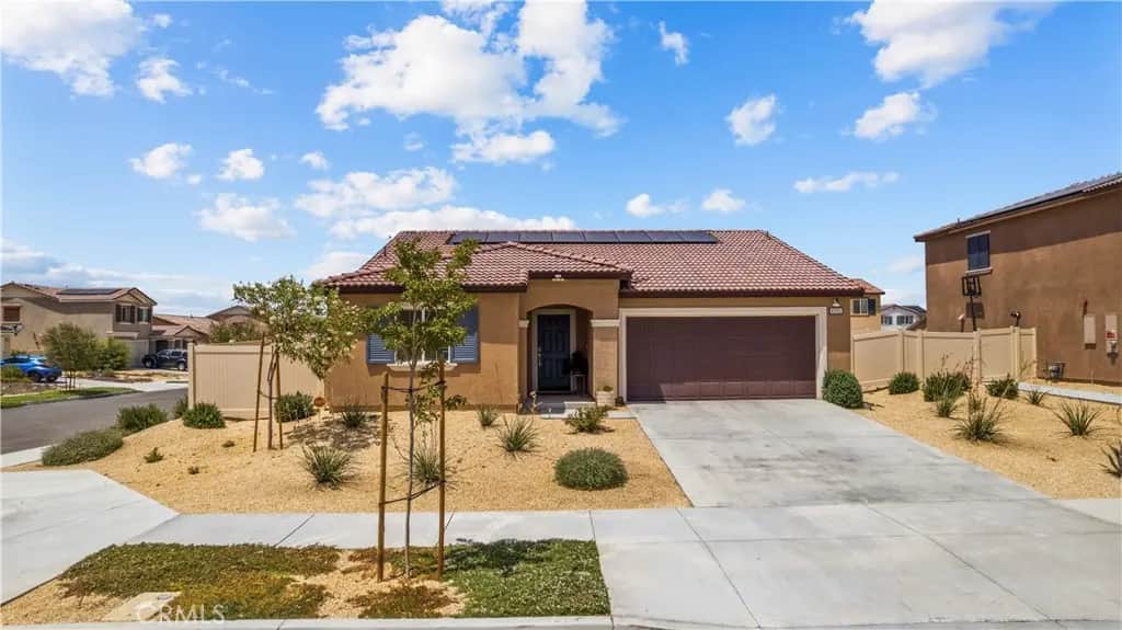 4385 W Avenue J-6, Lancaster, CA — listing photo 1