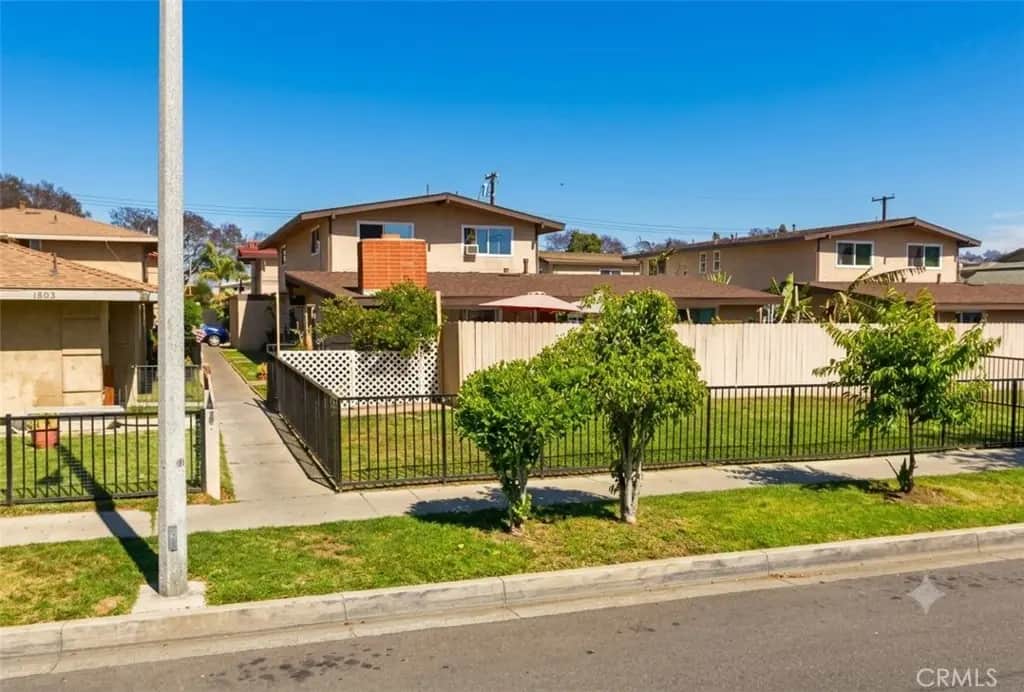 1609 Cedar, Santa Ana, CA — listing photo 1