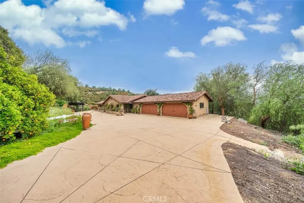 24405 Fuerte Road, Temecula, CA — listing photo 1