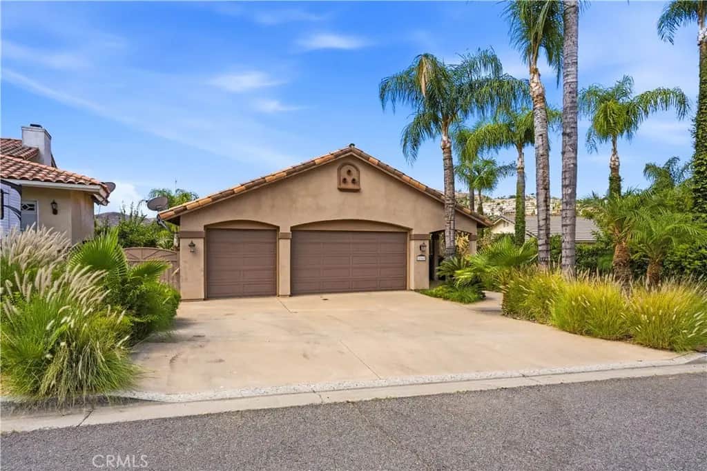 22049 Loch Lomond, Canyon Lake, CA — listing photo 1