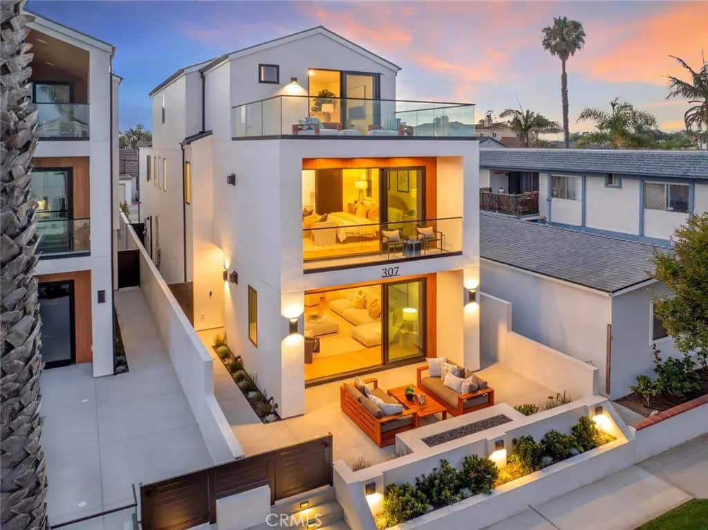 307 14th Street, Huntington Beach, CA — listing photo 1