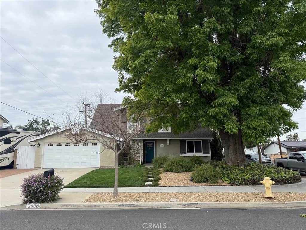 2002 Malcolm, Simi Valley, CA — listing photo 1