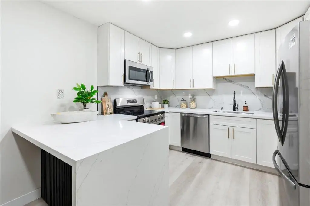 2700 Oak Road 11, Walnut Creek, CA — listing photo 1