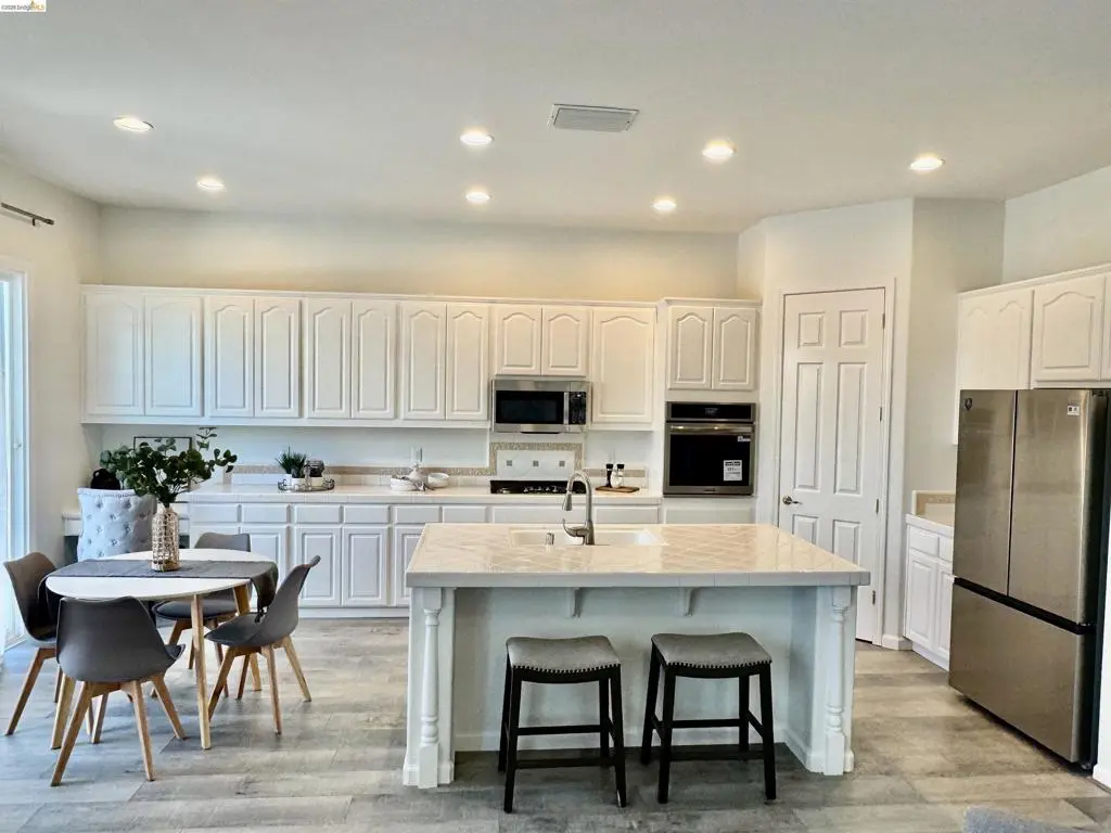 217 Sussex, Discovery Bay, CA — listing photo 1
