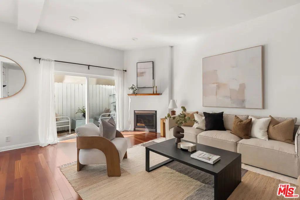 1127 9th Street 103, Santa Monica, CA — listing photo 1