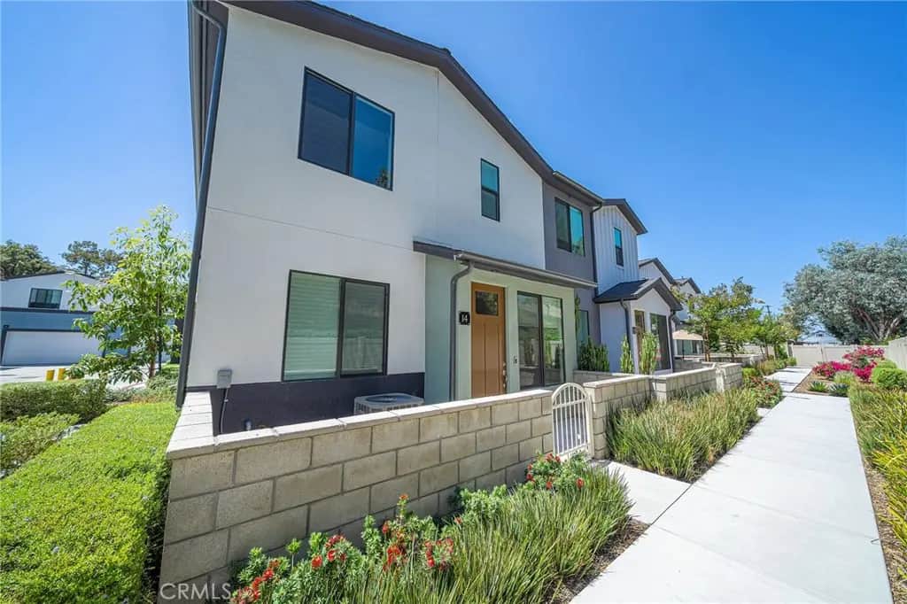 2775 W Pepper Tree 14, Anaheim, CA — listing photo 1