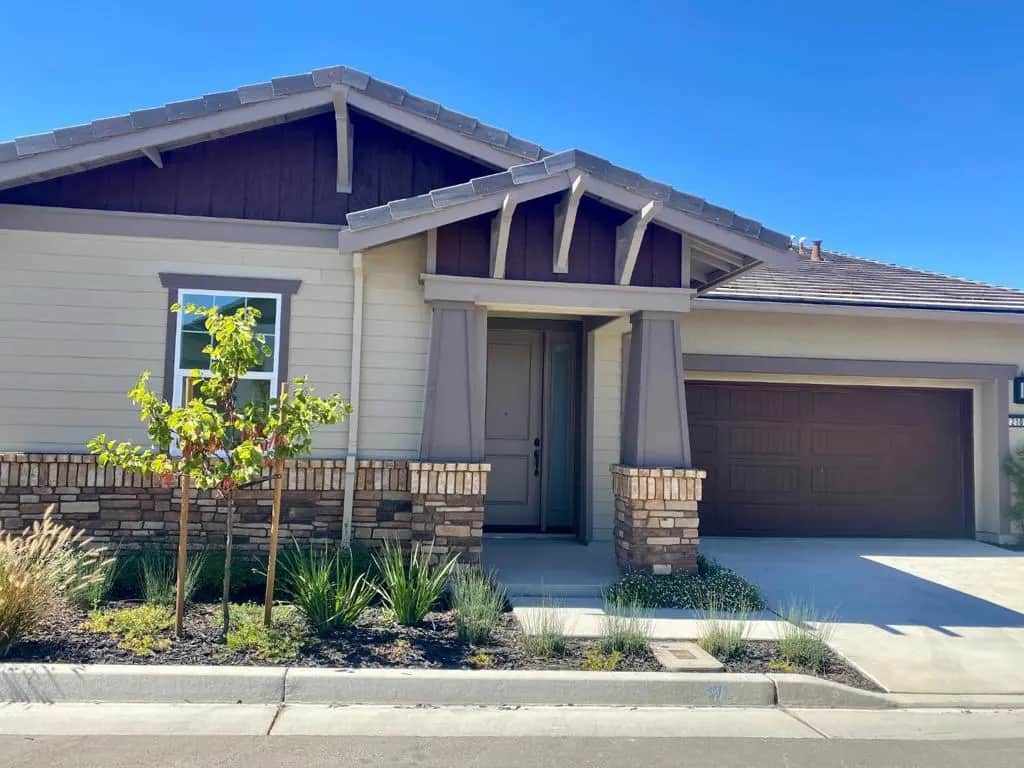 2106 White Oak Drive, Hollister, CA — listing photo 1