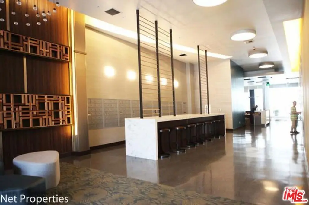 3810 Wilshire Boulevard 809, Los Angeles, CA — listing photo 1