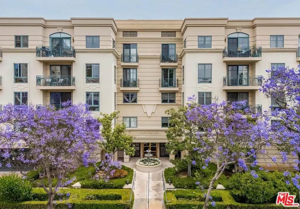 430 N Oakhurst Drive 202, Beverly Hills, CA — listing photo 1