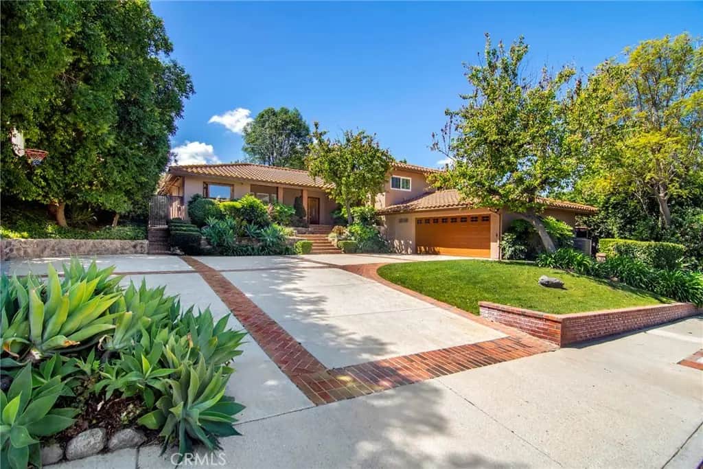 22548 Waterbury Street, Woodland Hills, CA — listing photo 1