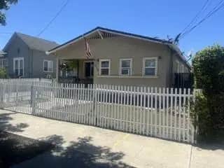 916 Sally Street, Hollister, CA — listing photo 1