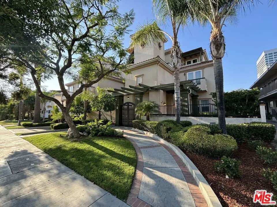333 Milford Street 302, Glendale, CA — listing photo 1