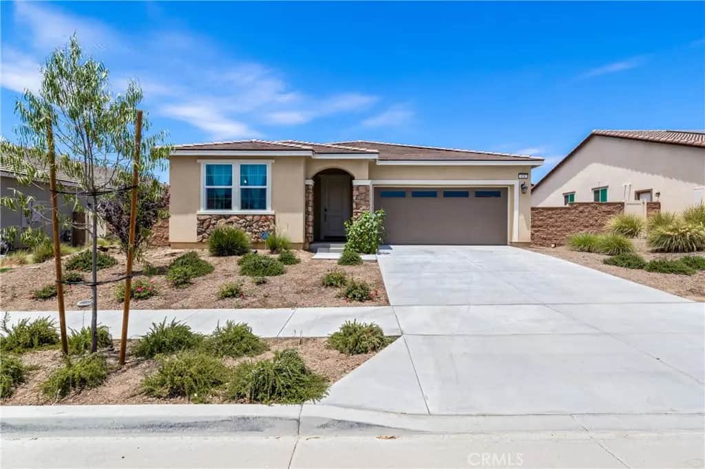 458 Berrybush, Hemet, CA — listing photo 1