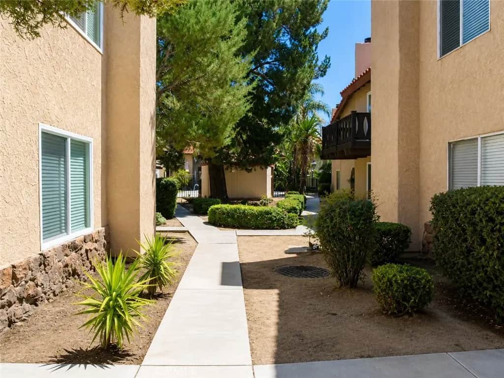 157 Tiger Lane, San Jacinto, CA — listing photo 1