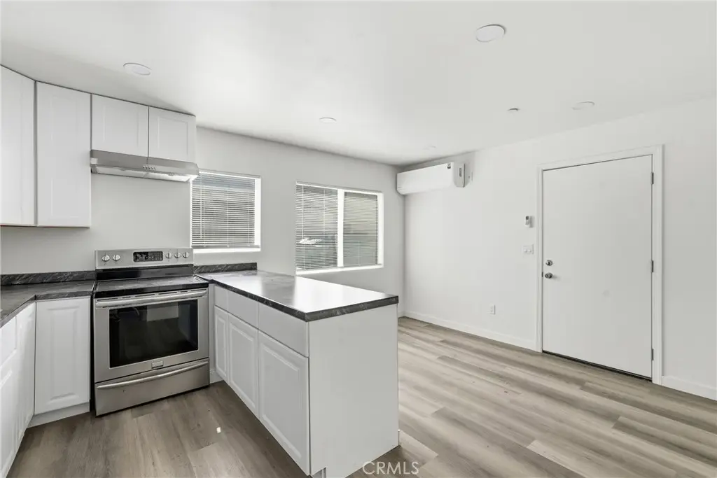 702 Walnut Street 6, Inglewood, CA — listing photo 1