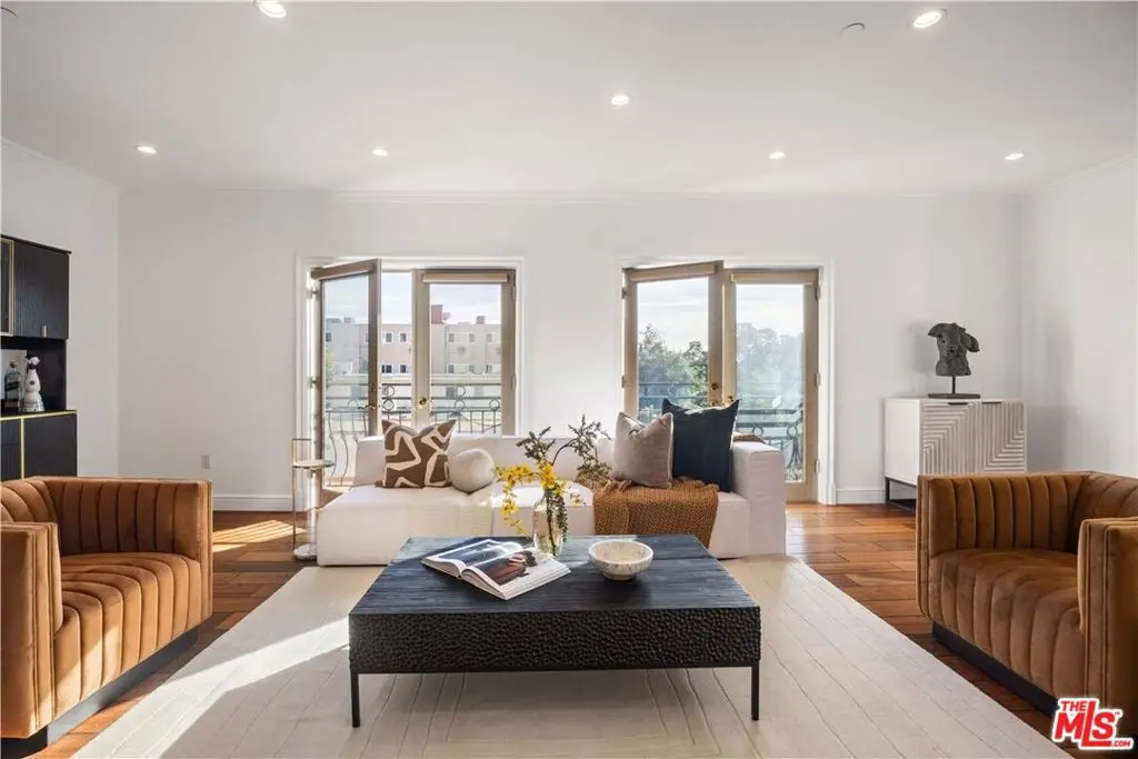918 S Wooster Street 2, Los Angeles, CA — listing photo 1
