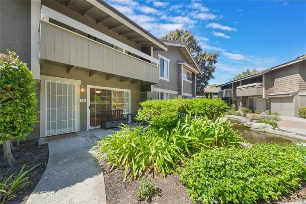181 Streamwood, Irvine, CA — listing photo 1