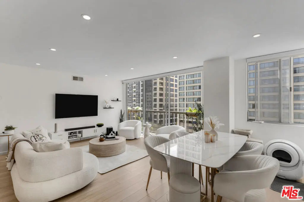 10747 Wilshire Boulevard 902, Los Angeles, CA — listing photo 1
