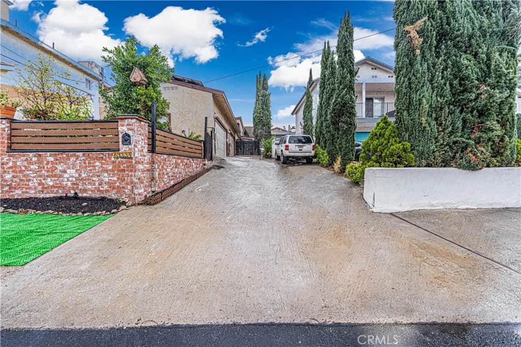 10334 Tujunga Canyon, Los Angeles, CA — listing photo 1