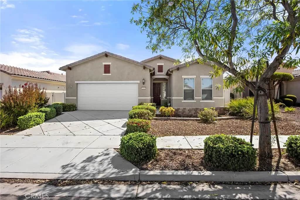 1410 Corte Alamonte, Hemet, CA — listing photo 1