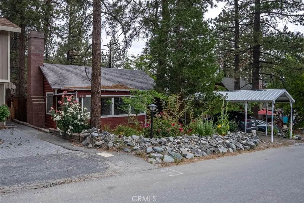 1842 Sparrow, Wrightwood, CA — listing photo 1