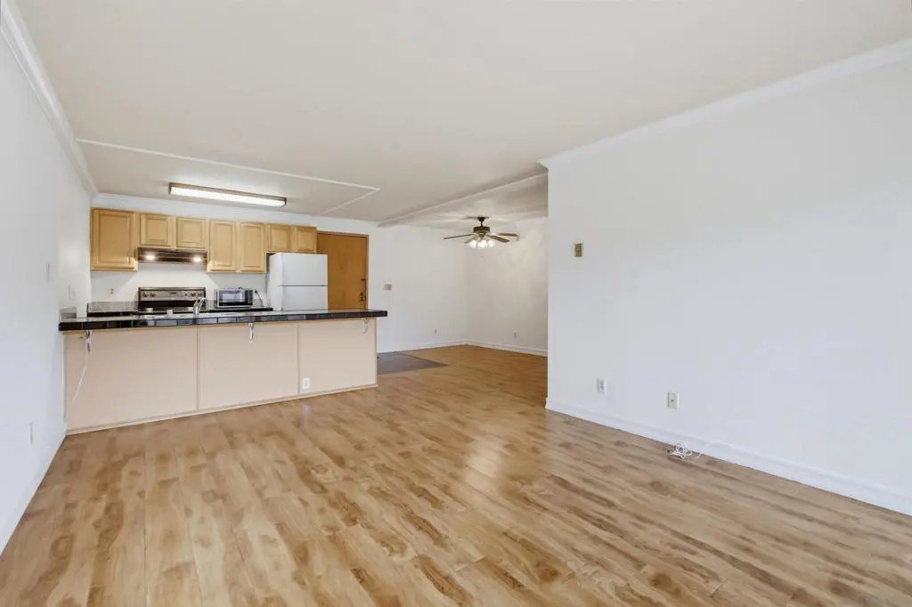 8332 Regents Rd B, San Diego, CA — listing photo 1