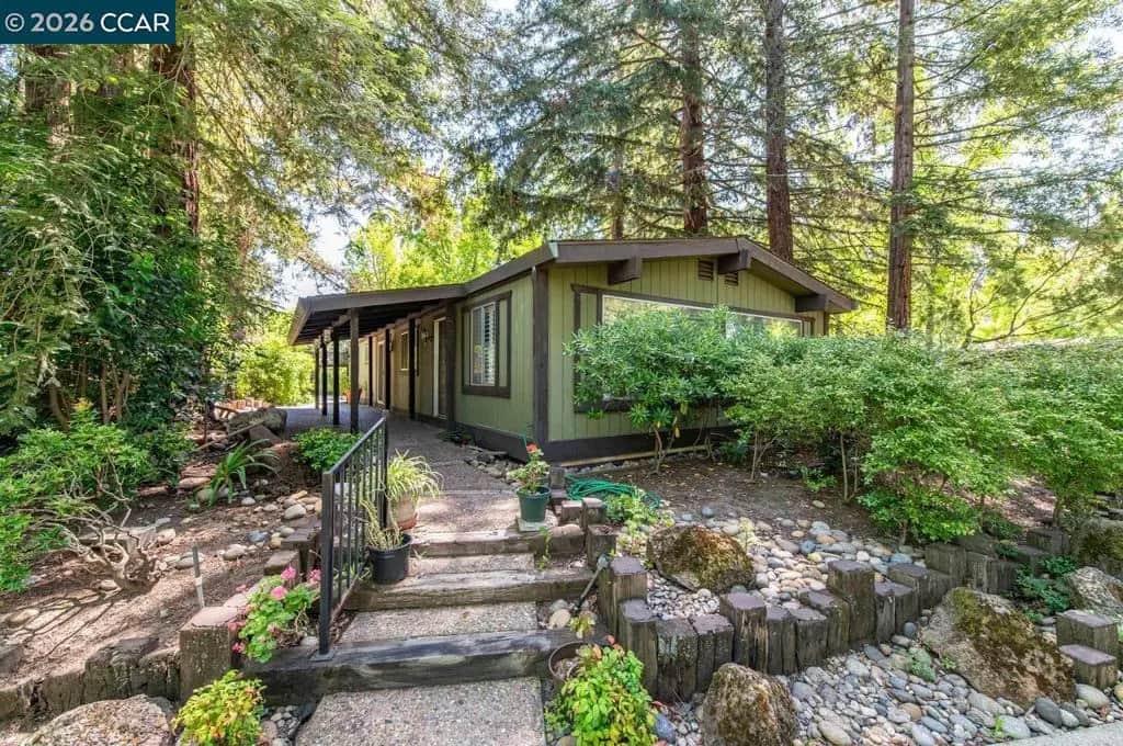 1201 Monument Blvd, Concord, CA — listing photo 1