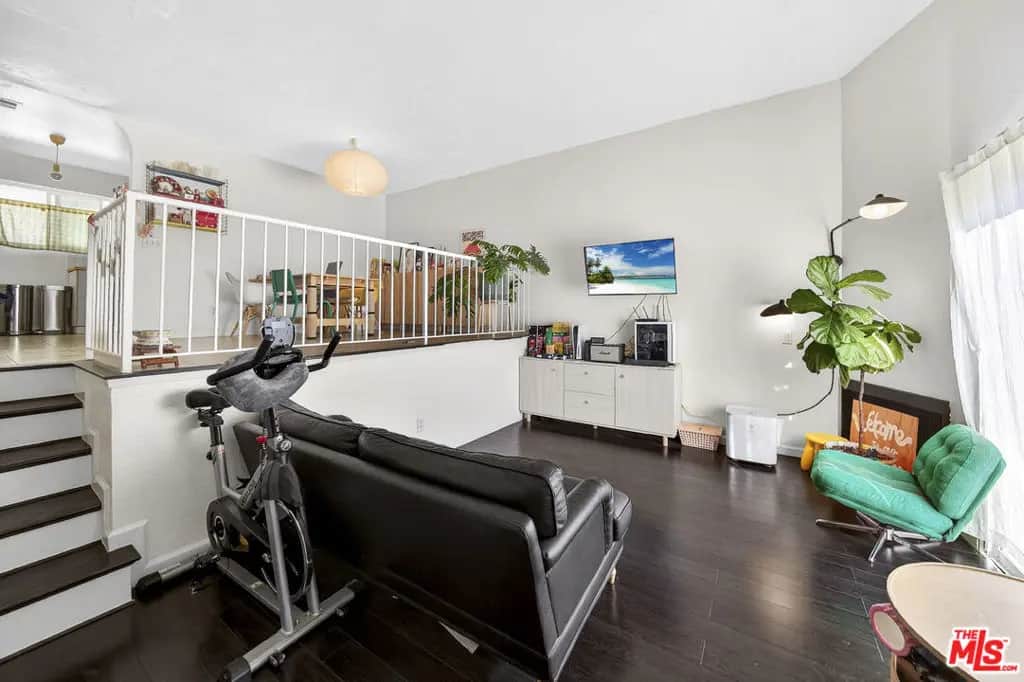 9034 Willis Avenue 14, Los Angeles, CA — listing photo 1