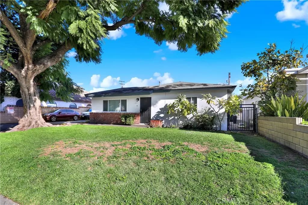 291 W Artesia, Pomona, CA — listing photo 1