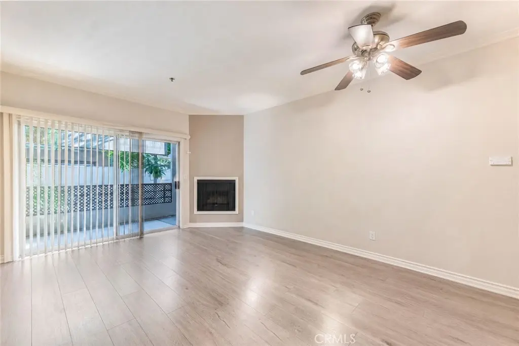 300 N El Molino Avenue 117, Pasadena, CA — listing photo 1