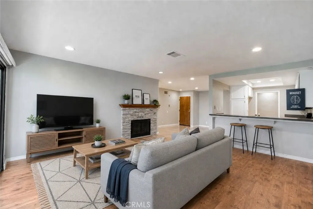 4114 Apricot, Irvine, CA — listing photo 1