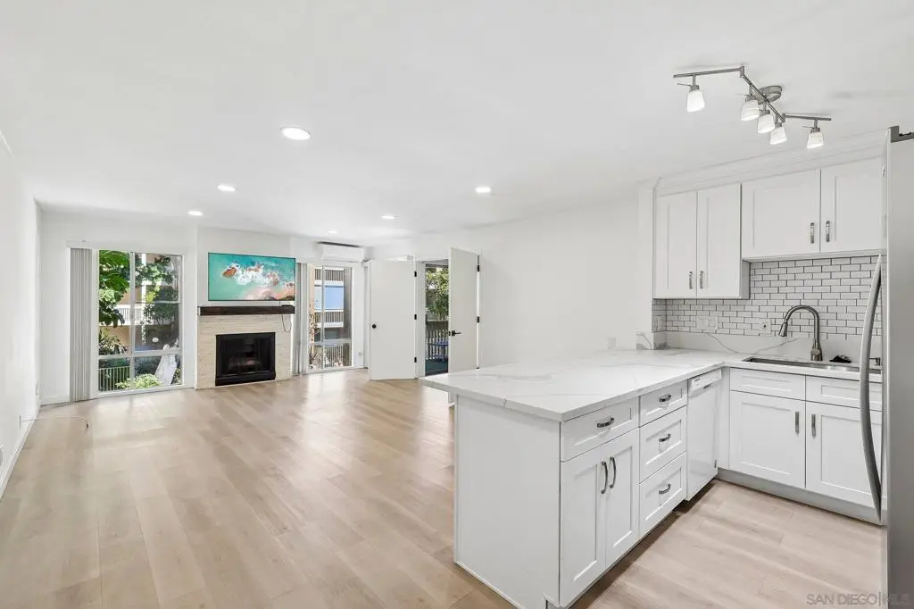 4600 Lamont St 204, San Diego, CA — listing photo 1