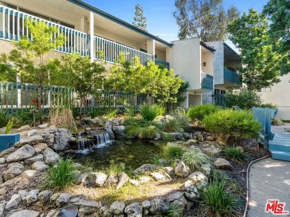 647 S Prospect Avenue 202, Redondo Beach, CA — listing photo 1