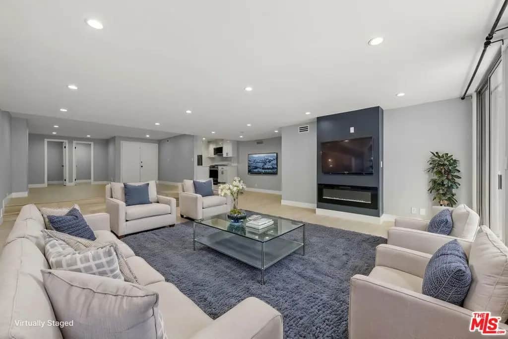 441 N Oakhurst Drive 206, Beverly Hills, CA — listing photo 1