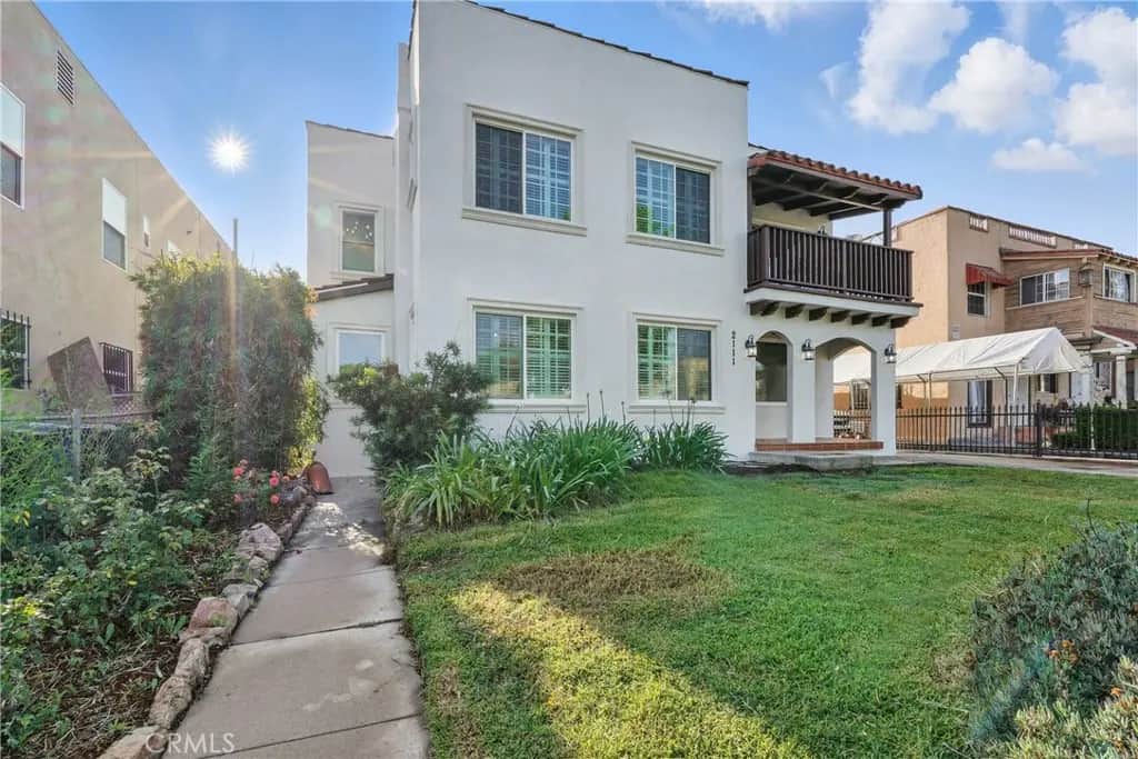2111 S Bronson, Los Angeles, CA — listing photo 1