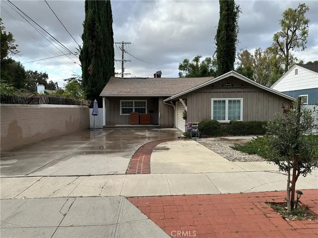 21339 Velicata Steet, Woodland Hills, CA — listing photo 1