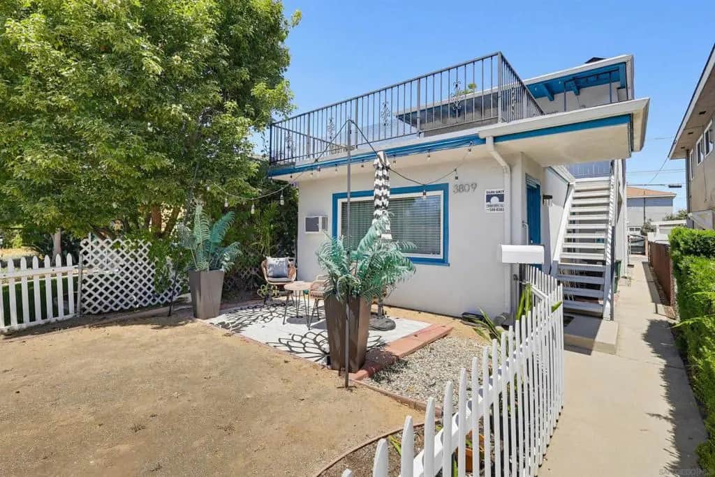 3809 W Chandler Blvd, Burbank, CA — listing photo 1