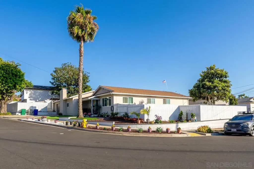 2458 Calle Tortuosa, San Diego, CA — listing photo 1